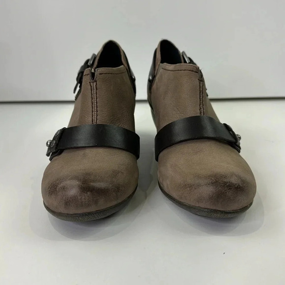 El Rino Tan Leather Heeled Ankle Booties - Picture 3 of 10